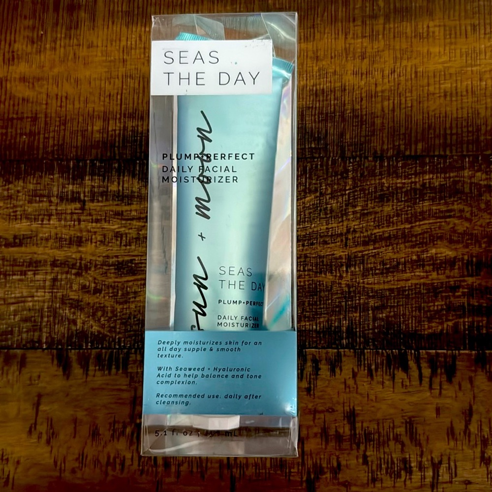 Sun And Moon Seas The Day Plump Perfect Daily Facial Moisturizer New In Box